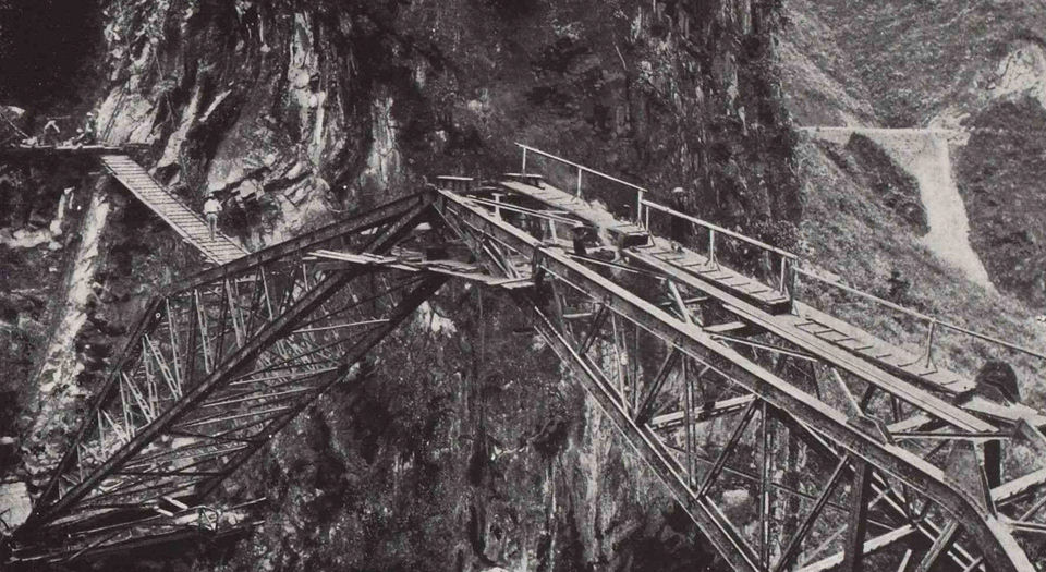 滇越铁路.Le Chemin de fer du Yunnan.2册.法国铁路公司编.法国巴黎出版.1910年