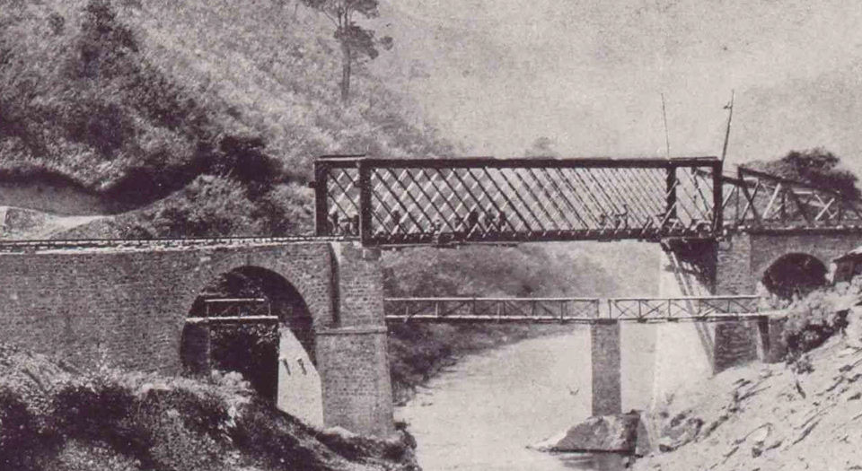 滇越铁路.Le Chemin de fer du Yunnan.2册.法国铁路公司编.法国巴黎出版.1910年
