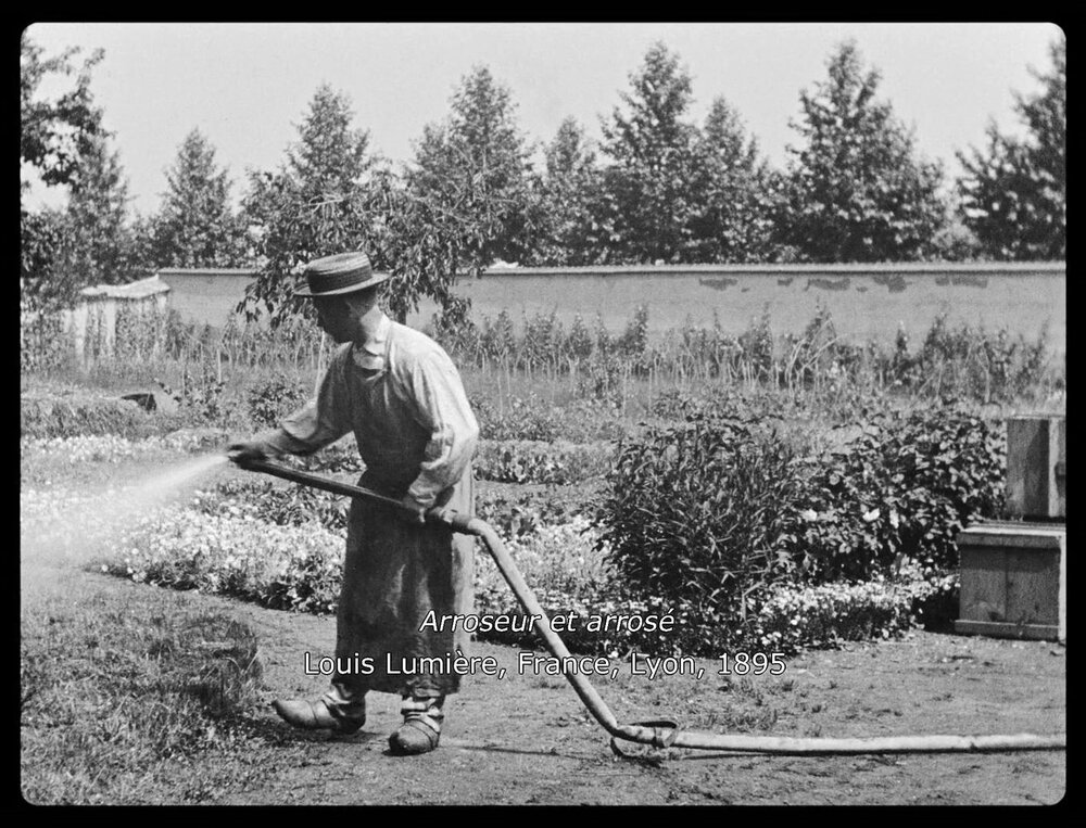 1895.水浇园丁 黑白 默片 法国喜剧短片 豆瓣9.1 卢米埃尔兄弟