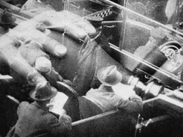 1927.柏林:城市交响曲 默片 黑白 高清 .德国纪录片 豆瓣8.3 Berlin - Die.Symphonie.der.Grostadt