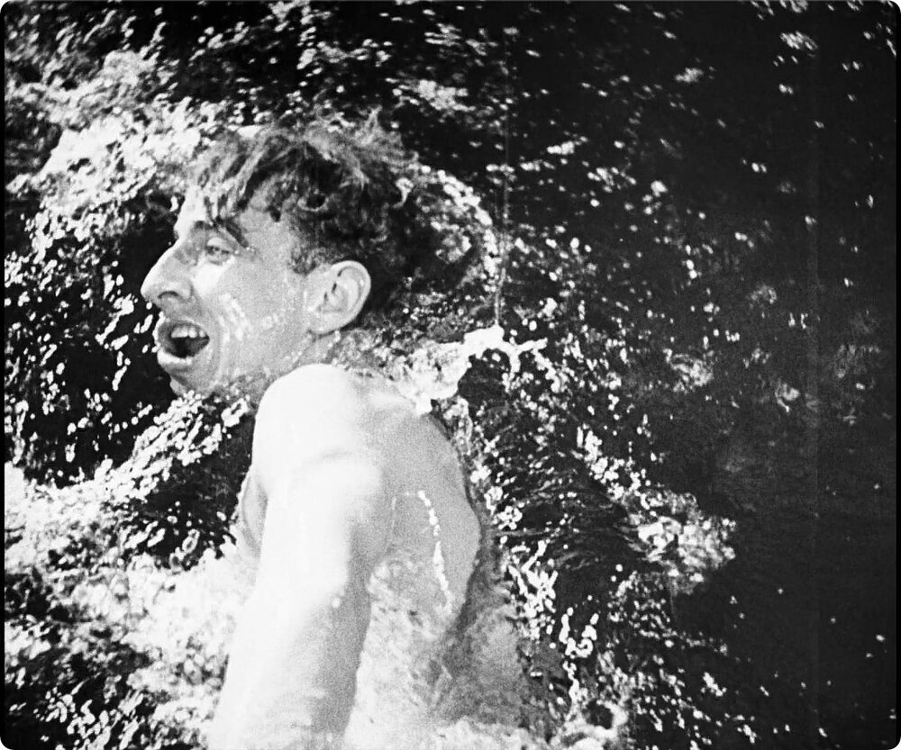 1931.游泳冠军塔里斯 黑白中字 高清 法国纪录片 豆瓣7.3 Taris.CC.1080p.BluRay.x265.10bit.FLAC.1.0.2Audio