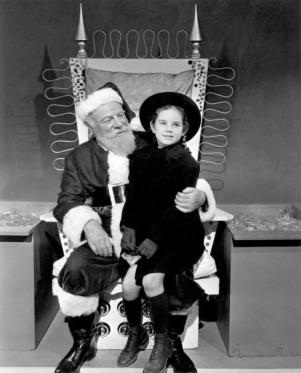 1947.34街奇缘 黑白中字 高清 美国喜剧家庭奇幻 豆瓣7.9 Miracle On 34th Street 720p BRRip H264