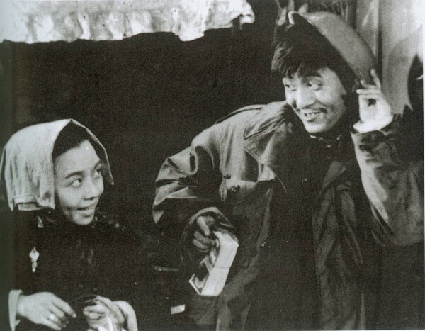 1949.乌鸦与麻雀 黑白 高清有水印 豆瓣8.7 上官云珠赵丹孙道临 720p