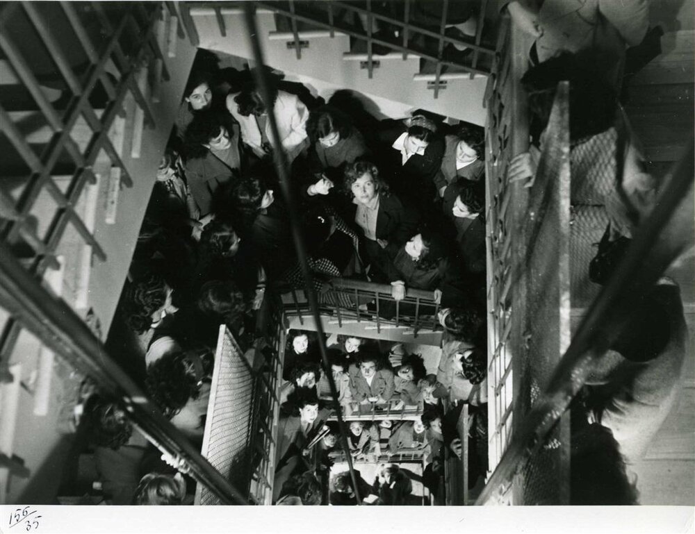 1952.罗马11时.黑白 中字 高清 意法剧情 豆瓣9.2 Roma Ore 11.DVDRip.×264.AC3