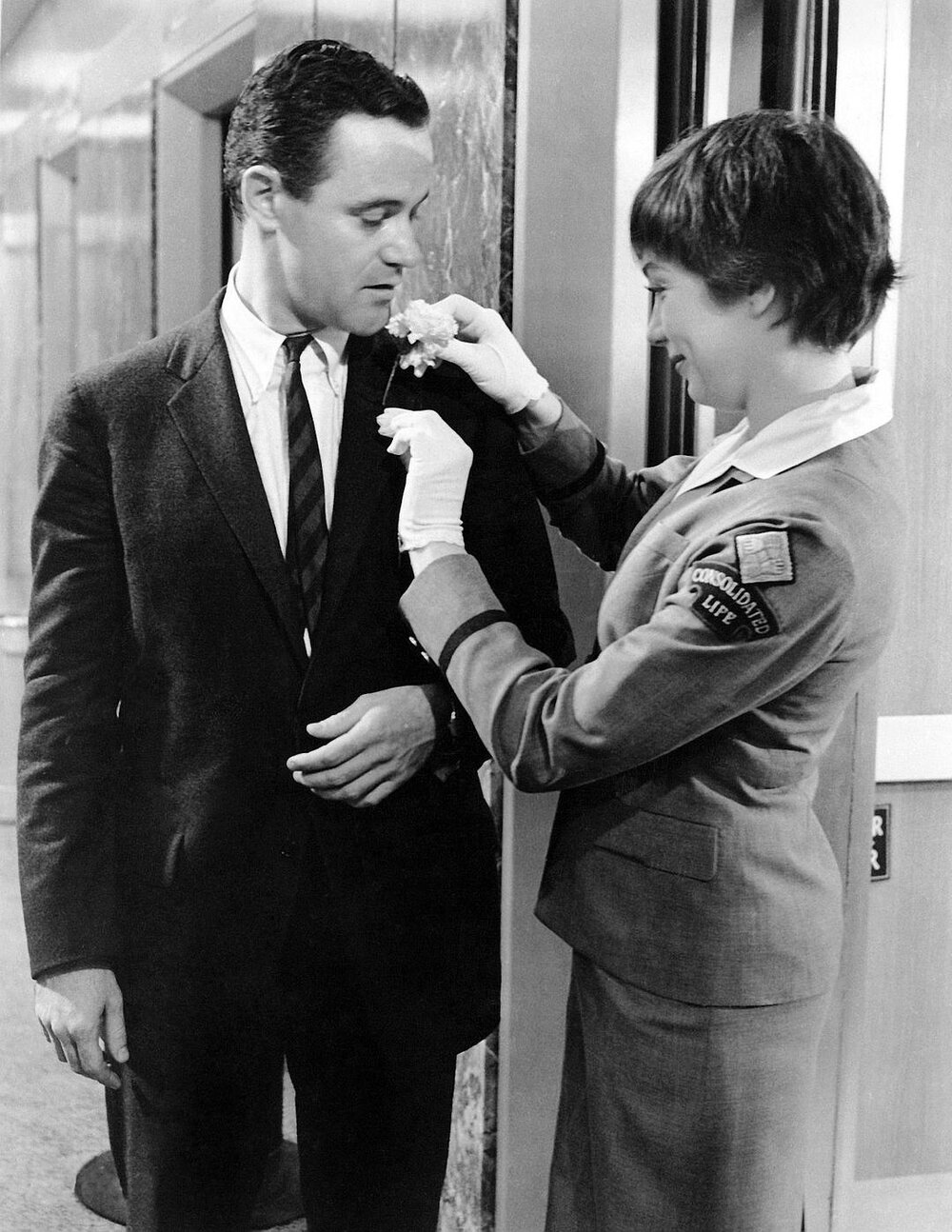 1960.桃色公寓 黑白 中字 美国喜剧爱情 高清 豆瓣8.8 The.Apartment.BluRay.720p.x264.AC3-WOFEI