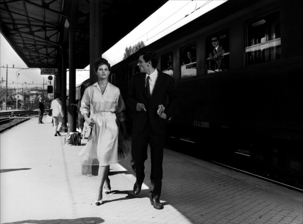 1961.手提箱女郎 黑白中字 高清 意法喜剧 豆瓣7.5 Ragazza.con.la.valigia.Girl.With.A.Suitcase.Zurlini.DVDrip