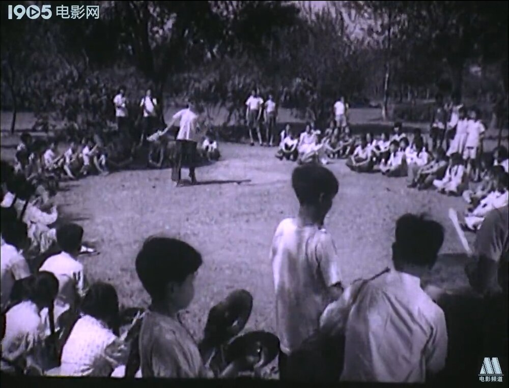 1961.暑假的礼物 黑白高清偏暗.长影 豆瓣无分