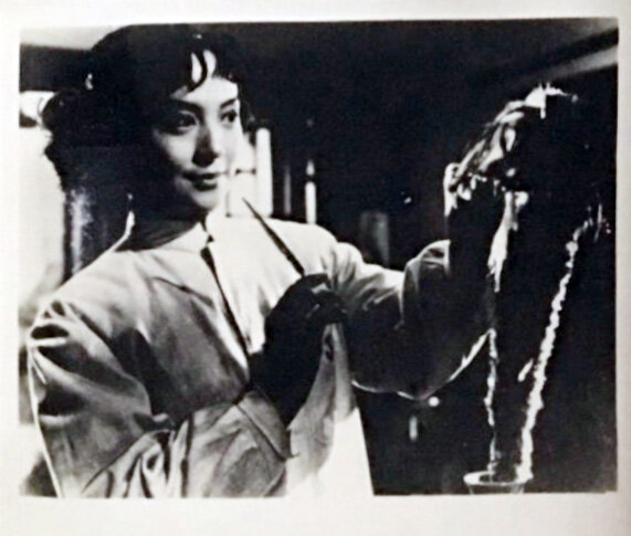 1962.女理发师 黑白高清.上影喜剧片 豆瓣7.9