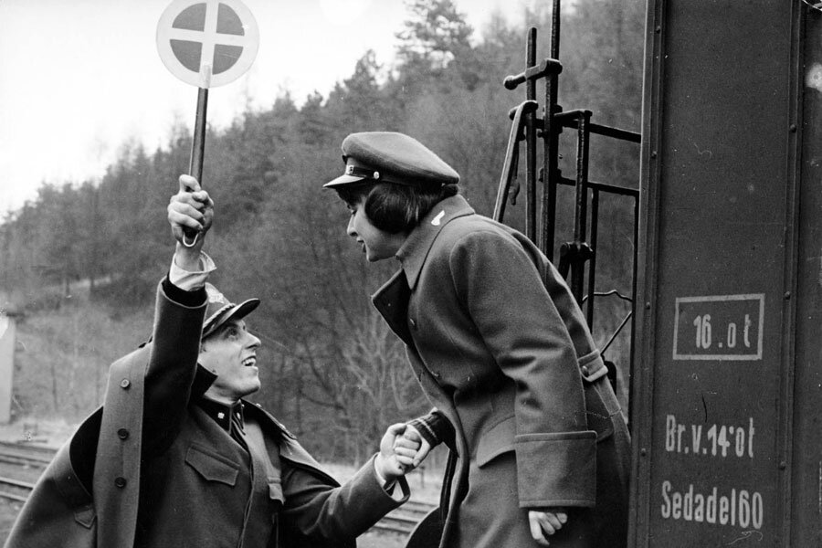 1966.严密监视的列车.黑白 中字 捷克喜剧爱情战争 豆瓣8.1 Closely.Watched.Trains.D5.HALFCD-TLF