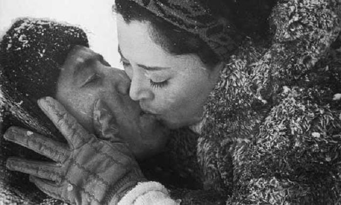 1968.雾凇轻摇.黑白中字 高清 日本爱情 豆瓣7.2 DVDRIP.X264.AC3