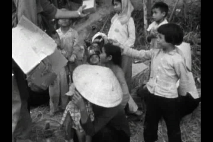 1968.猪年.黑白无字 清晰 美国纪录片 豆瓣8.2 In.The.Year.Of.The.Pig