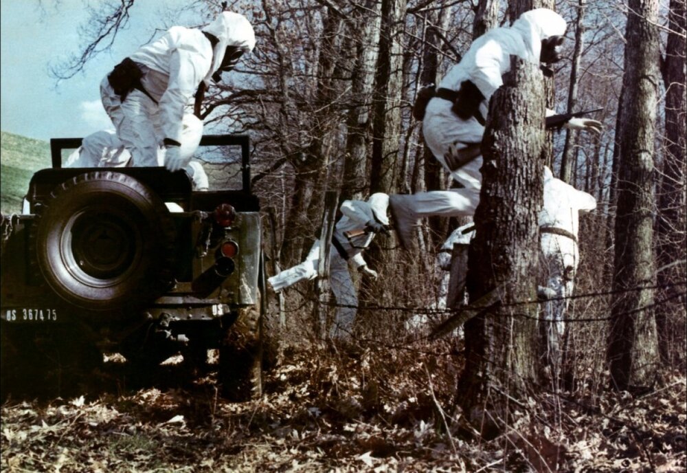 1973.杀出狂人镇.彩色中字 高清 美国惊悚恐怖 豆瓣6.7 The Crazies
