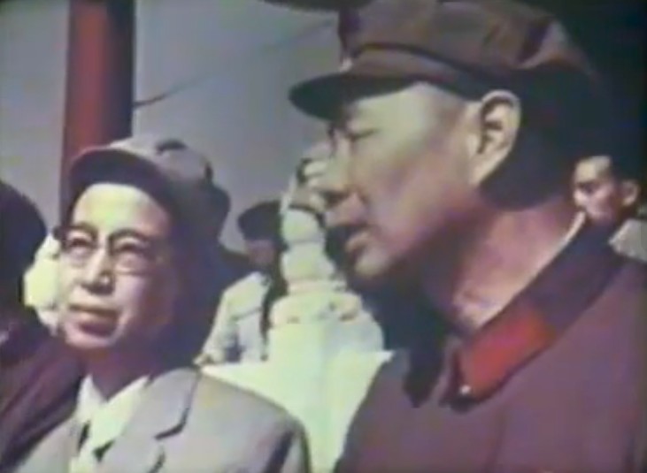 1966 国庆群众游行 —— 大幕初启之年