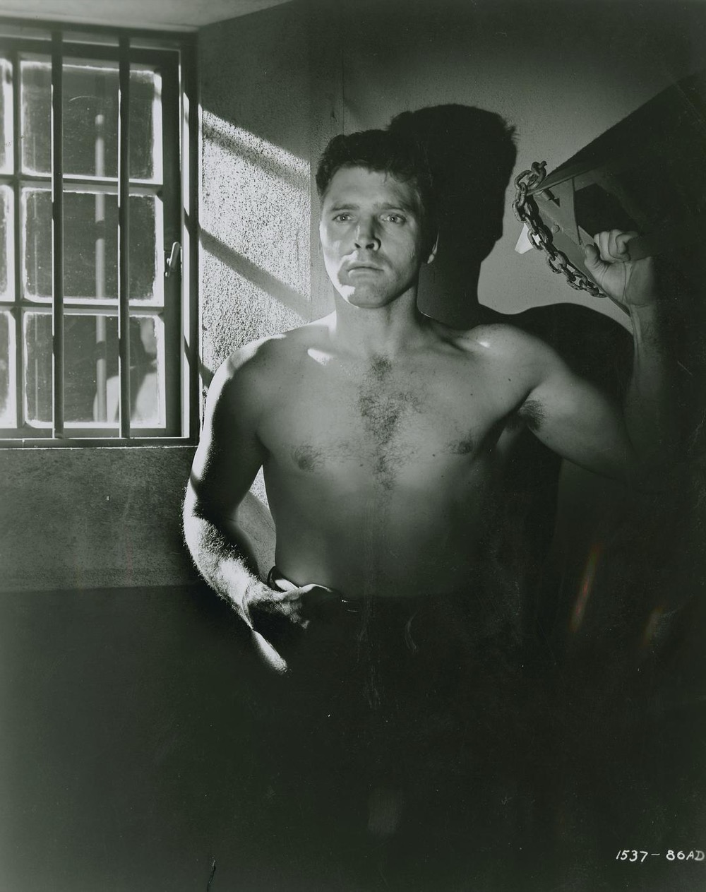 1947.血溅虎头门.黑白 中字 高清 美国犯罪黑色惊悚 豆瓣7.8 Brute.Force.BD.MiniSD-TLF